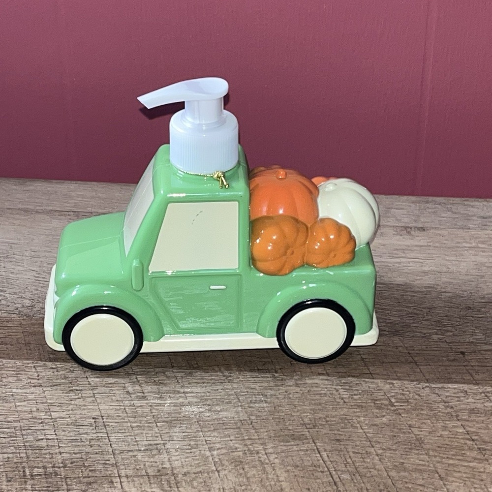 Maison De Base Green Farm Truck & Pumpkins & Caramel Pumpkin Scented Soap 16.9oz